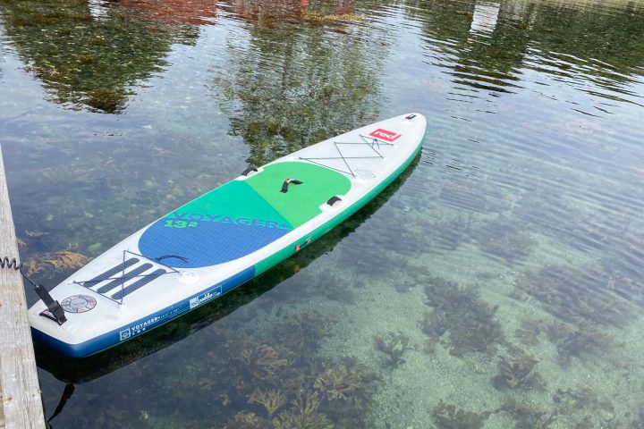 a small boat in a body of water